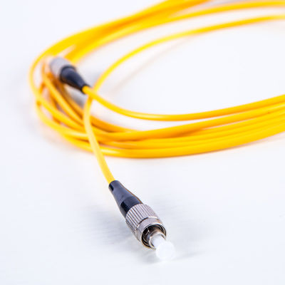 Perda de inserção 0.2dB FTTH do cabo de fibra ótica amarelo da manutenção programada baixa